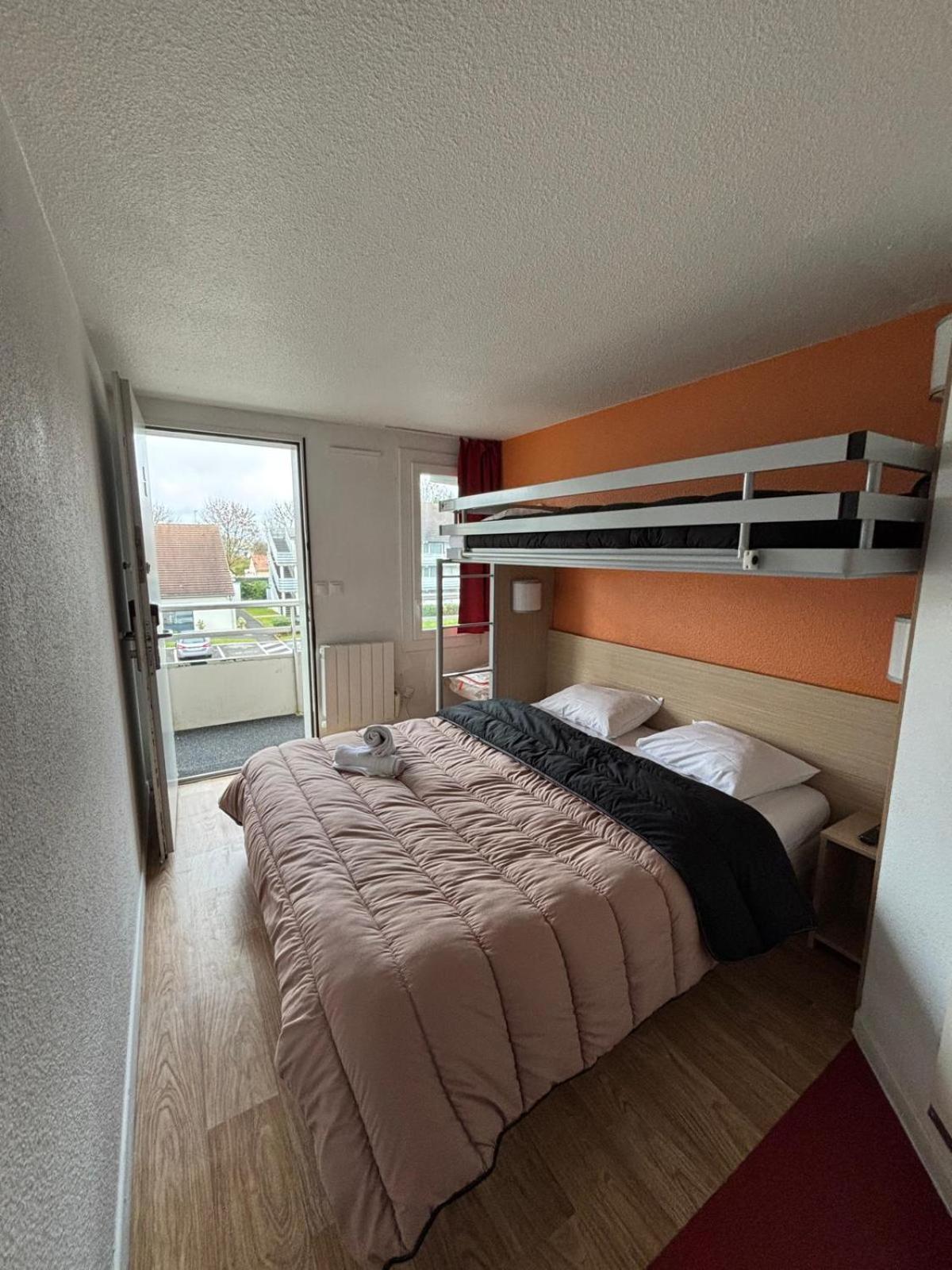 Premiere Classe Fontenay Tresigny Exterior foto